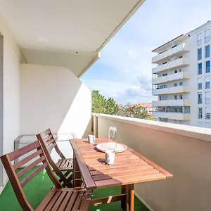 appartement-biarritz-1-piece-2-personnes-fr-1-3-487.biarritzhotels.info/